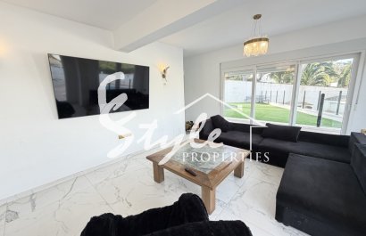 Resale - Villa - Villamartin, Orihuela Costa - Villamartin