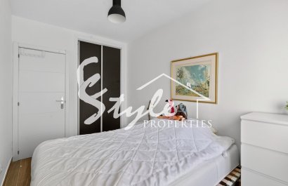 Resale - Apartamento - Torrevieja - Playa de los Locos