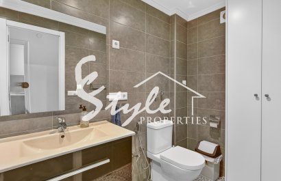 Resale - Apartamento - Torrevieja - Playa de los Locos