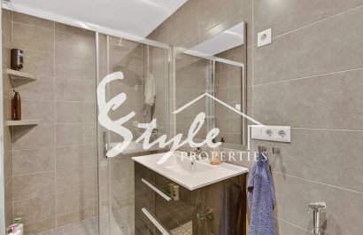 Resale - Apartamento - Torrevieja - Playa de los Locos