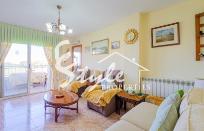 Se vende precioso apartamento de 3 dormitorios con vistas al mar en Punta Prima, Costa Blanca, España. ID2545