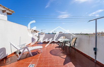 Se vende ático con vistas al mar y aparcamiento en La Ciñuelica, Punta Prima, Costa Blanca. ID2460