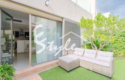 Se vende adosado de 3 habitaciones en La Punta, Punta Prima, Costa Blanca. ID 2527