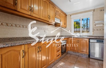 Resale - Villa - Villamartin, Orihuela Costa - Castillo de Don Juan