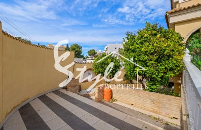 Resale - Villa - Villamartin, Orihuela Costa - Castillo de Don Juan