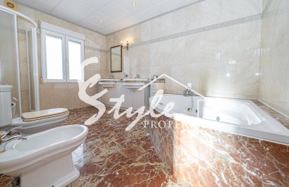 Resale - Semi - Detached Villa - Torrevieja - El Chaparral