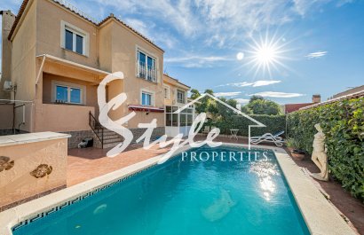 Resale - Semi - Detached Villa - Torrevieja - El Chaparral