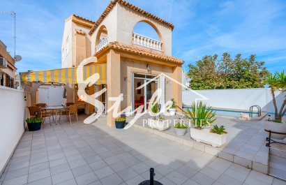 Resale - Villa - Orihuela-Costa - Playa Flamenca