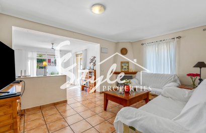 Resale - Villa - Orihuela-Costa - Playa Flamenca
