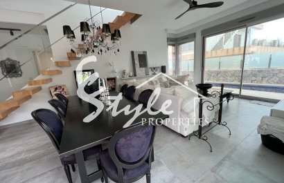 Resale - Villa - Mil Palmeras