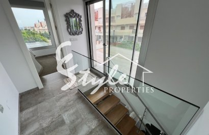 Resale - Villa - Mil Palmeras