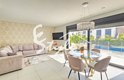 For sale stylish comfortable villa with private pool in quiet area of Cuidad Quesada, Costa Blanca, Spain. ID2328