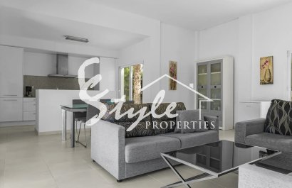 Resale - Villa - Mil Palmeras