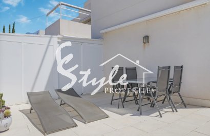 Resale - Villa - Mil Palmeras