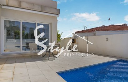 For sale modern detached villa in Mil Palmeras close to the sea, Pilar de l Horadada, Costa Blanca. ID2745