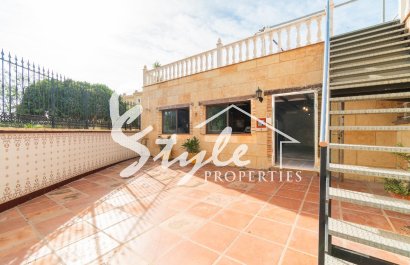 Reventa - Villa - Torrevieja - Los altos