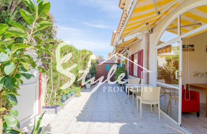 Продается бунгало на первом этаже с садом в Punta Prima,  Лос Альтос, Costa Blanca, Испания.ID2960