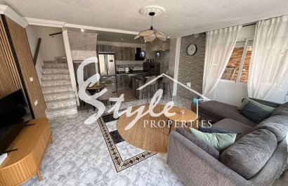 Se vende casa adosada con vistas en Los Altos, Orihuela Costa, Costa Blanca, España. ID2346