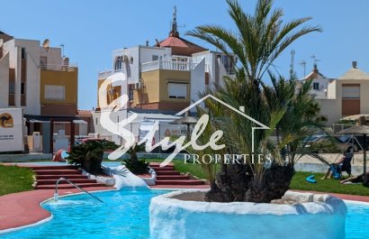 Se vende casa adosada con vistas en Los Altos, Orihuela Costa, Costa Blanca, España. ID2346