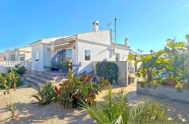 Detached Villa - Вторичное жилье - Torrevieja - La Siesta - El Salado -  Torreta