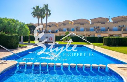 В продаже таунхаус 3 спальни с видом на море в Пунта Прима, Лос Альтос, Ориуэла Коста, Коста Бланка. ID2338