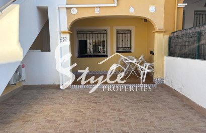 Продается квартира на нижнем этаже с террасой в Лос Альтос,  Ориуэла Коста, Коста Бланка, Испания.ID2748