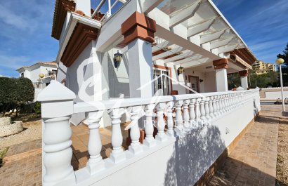 Вторичное жилье - Вилла - Кампоамор