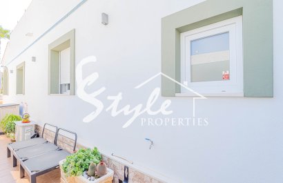 Resale - Villa - Orihuela-Costa - Blue Lagoon
