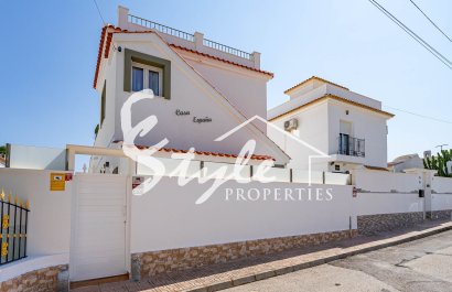 Resale - Villa - Orihuela-Costa - Blue Lagoon