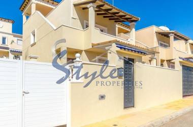 Villa - Resale - Orihuela Costa  - Villamartin