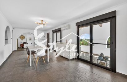 Resale - Villa - Alicante - Santa Pola
