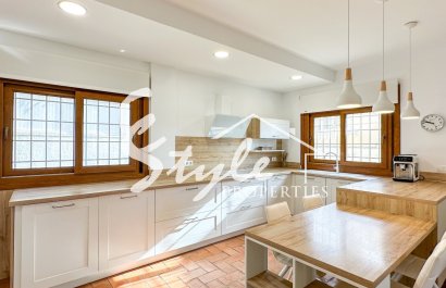 Вторичное жилье - Вилла - Кампоамор