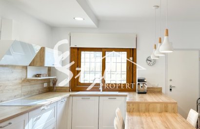 Вторичное жилье - Вилла - Кампоамор