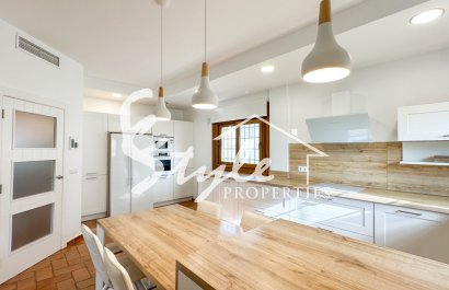 Вторичное жилье - Вилла - Кампоамор