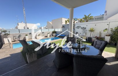 Resale - Villa - Villamartin, Orihuela Costa - Villamartin