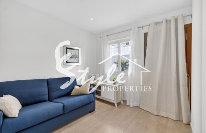 Resale - Apartamento - Torrevieja - Aguas Nuevas