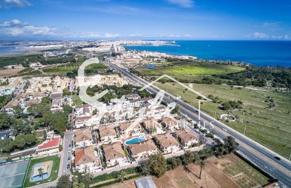 Se vende soleado apartamento en planta baja en Las Barcas, Punta Prima, Costa Blanca. ID3422