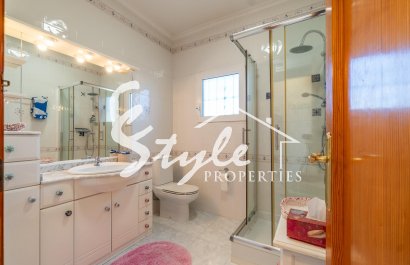 Resale - Villa - Orihuela-Costa - La Zenia