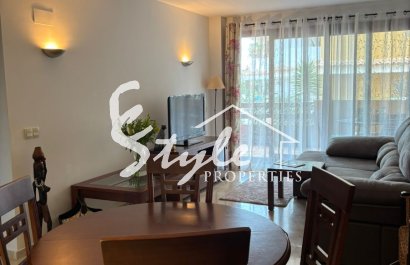 Se vende apartamento con terraza grande en La Entrada, Punta Prima, Costa Blanca. ID2873