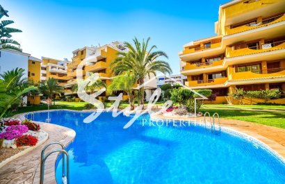 Se vende apartamento con terraza grande en La Entrada, Punta Prima, Costa Blanca. ID2873