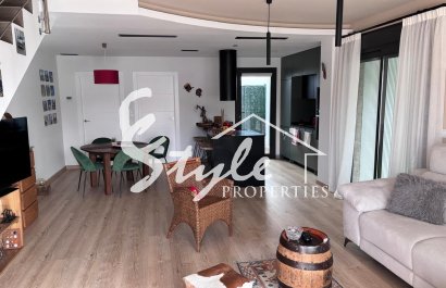 Reventa - Adosado - LOS MONTESINOS - La Herada