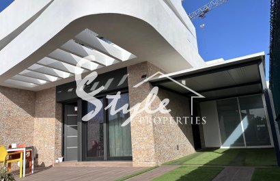 Reventa - Adosado - LOS MONTESINOS - La Herada