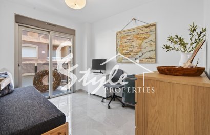 Resale - Apartamento - Torrevieja - Playa de los Locos