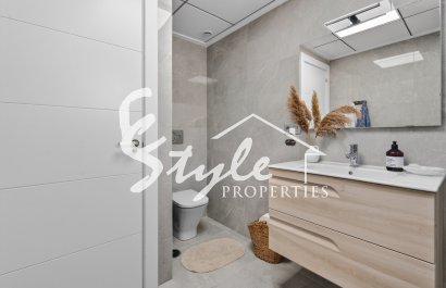 Resale - Apartamento - Torrevieja - Playa de los Locos