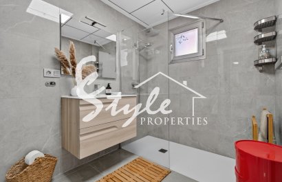 Resale - Apartamento - Torrevieja - Playa de los Locos