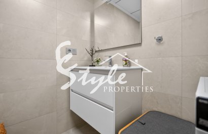 Resale - Apartamento - Torrevieja - Playa de los Locos