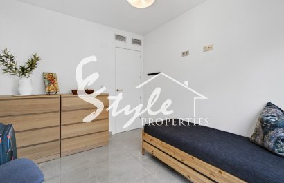 Resale - Apartamento - Torrevieja - Playa de los Locos