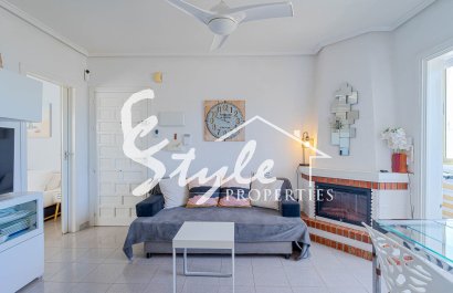 Se vende apartamento renovado cerca del mar en Punta Prima, Costa Blanca, España. ID2969