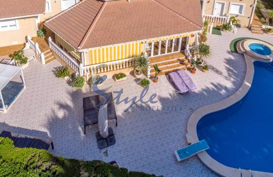 Villa - Resale - Cabo Roig - MUY CERCA DE LA PLAYA
