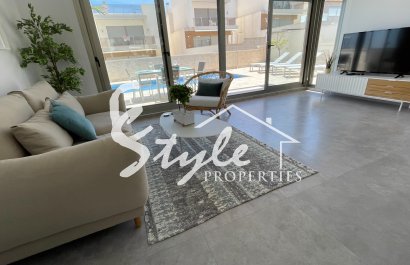 Resale - Villa - Villamartín - Villamartin